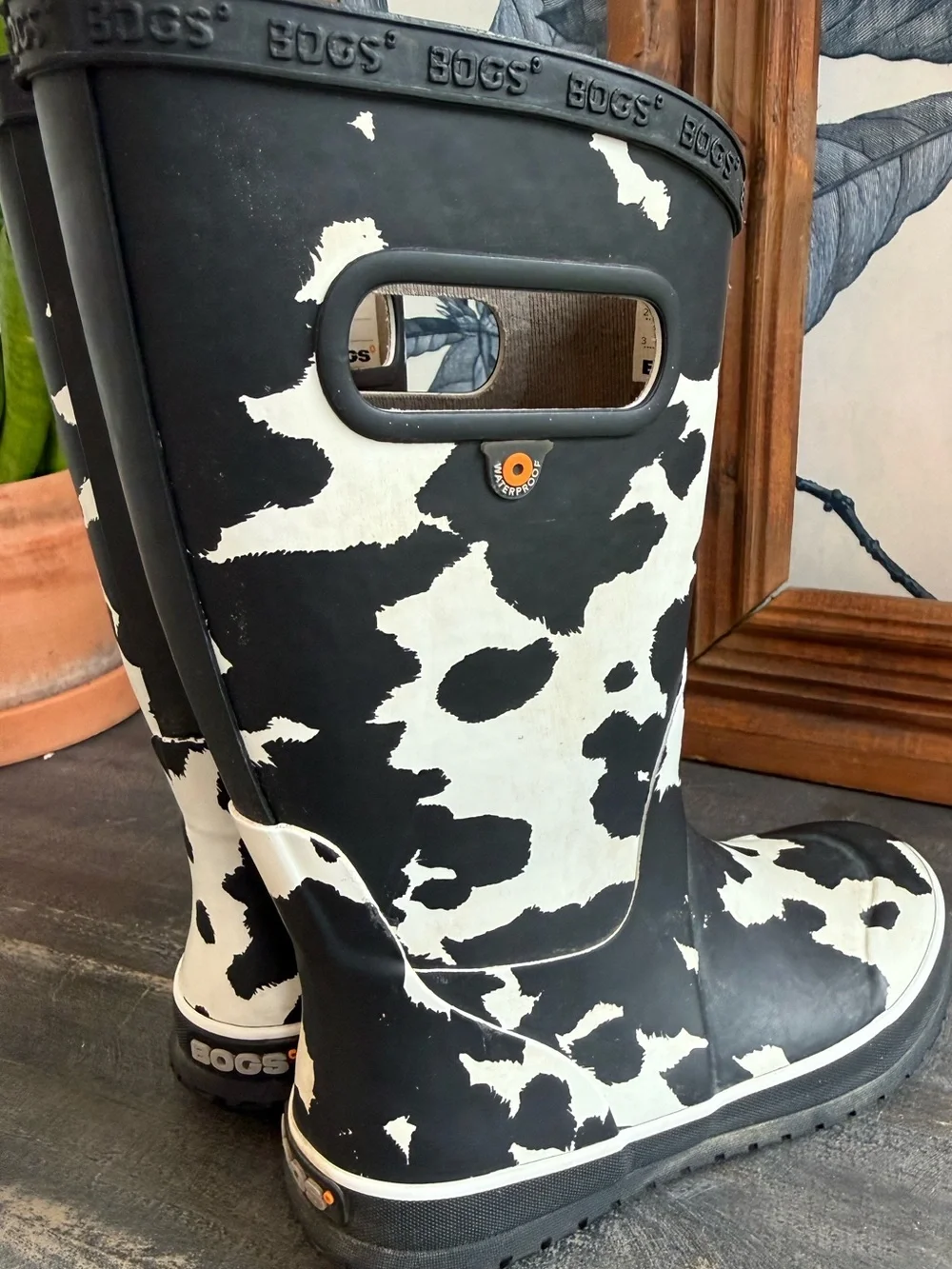 Bogs Cow Print Rain Boots  Kids Size 1 Black White Waterproof Rubber Boots